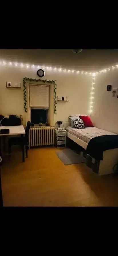 Sublet Room for 1 person near Humber Lakeshore Campus