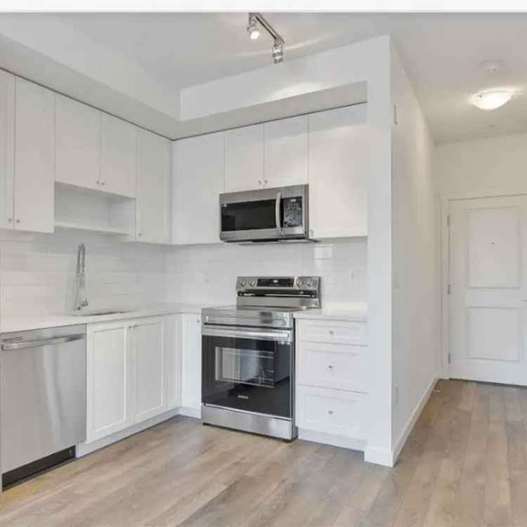 1 Bed + Den Condo in Fleetwood Village Near Skytrain