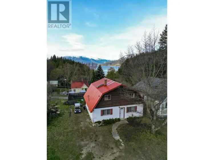 Lakefront Custom Home with Mountain Views - 4 Beds, 3 Baths