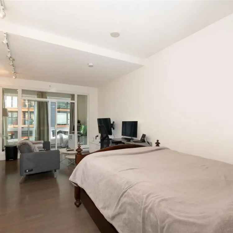 Spacious Studio with Enclosed Patio and High-End Finishes