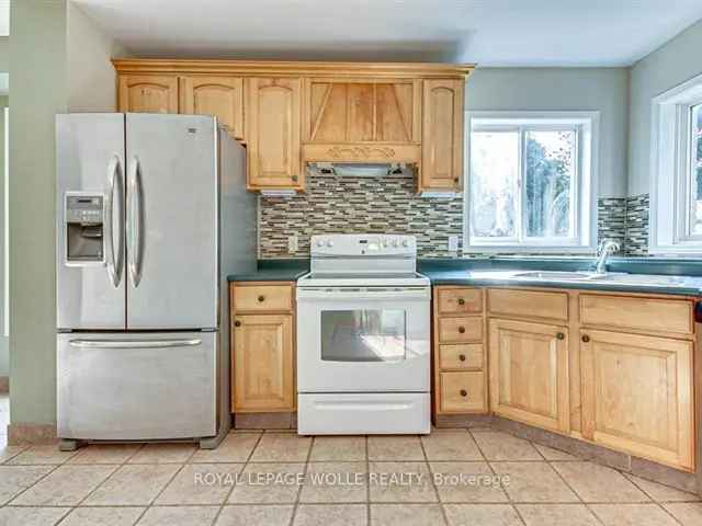 House For Sale in Tillsonburg, Ontario