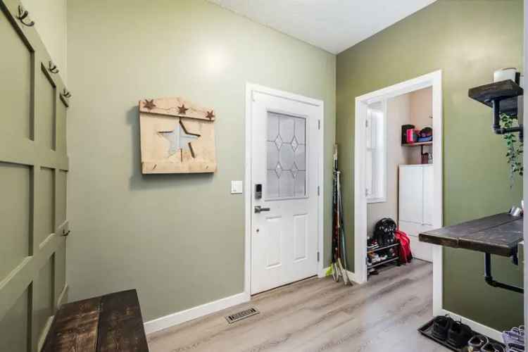 3-Bedroom 2-Story Home with 5-Piece Ensuite and Large Backyard