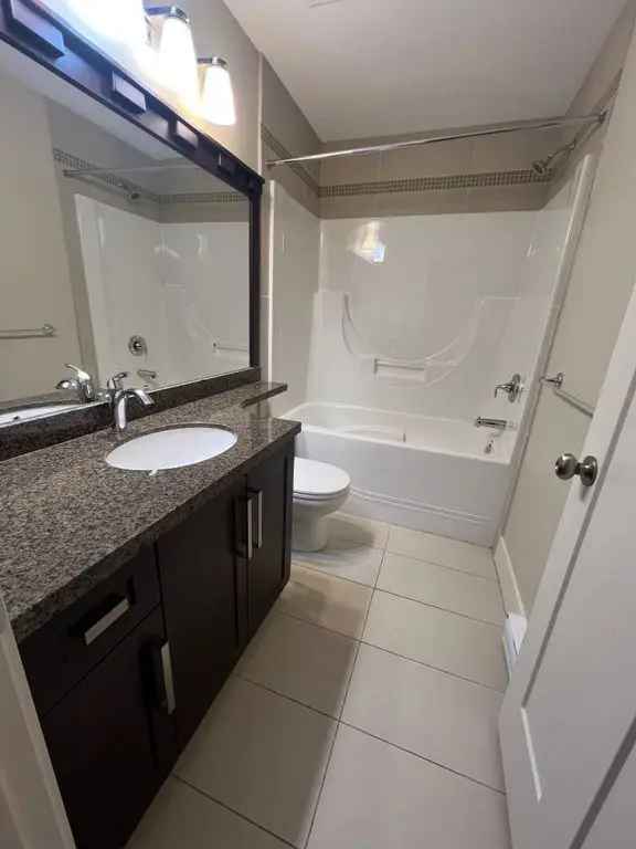 Luxury Condo near Aggie Park  Top Floor Granite Counters