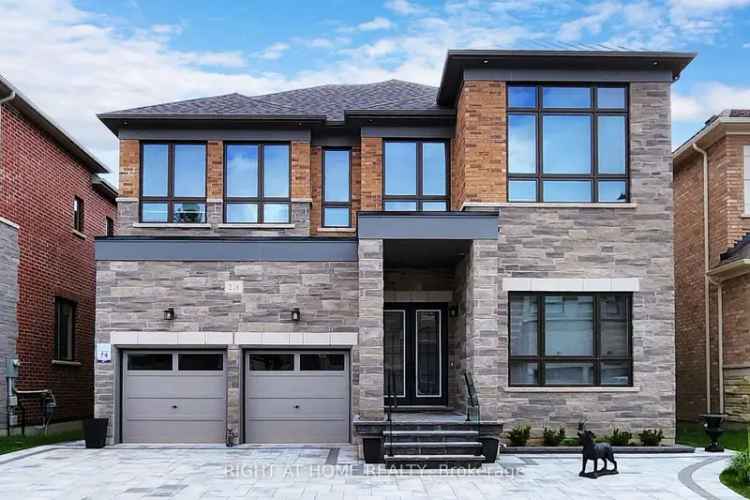 House For Sale in Aurora, Ontario