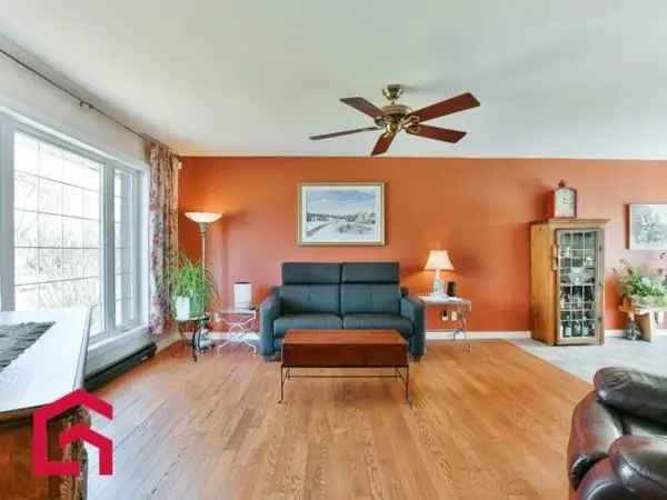 Two or More Storey House for Sale in Laurentides