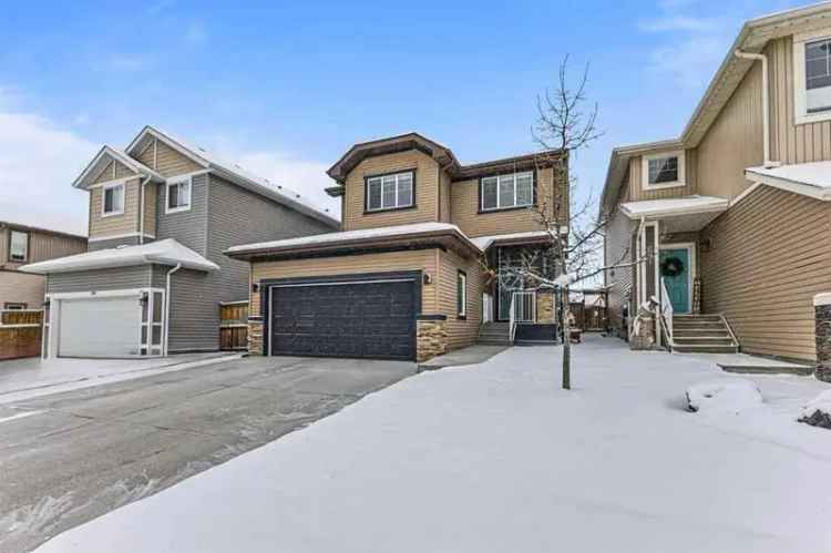 House For Sale in Town of Cochrane, Alberta