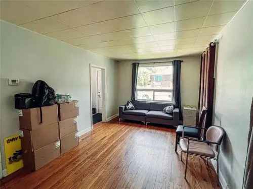 House For Sale In Winnipeg, Manitoba