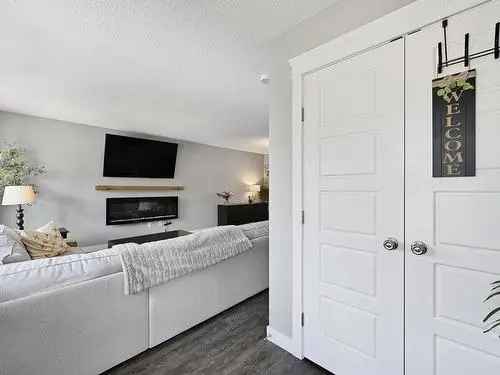 Upgraded 3 Bed 2.5 Bath Tamarack Home