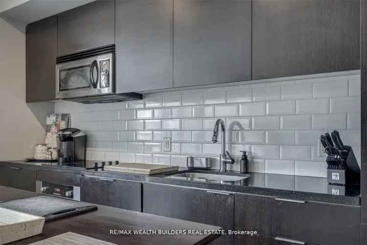 Buy Apartment in King West with 2 Bedrooms and City Views