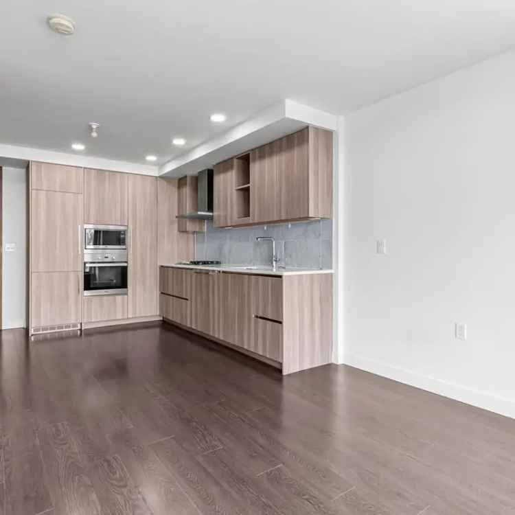 Bright 1 Bedroom Plus Den Apartment for Sale with Great Amenities