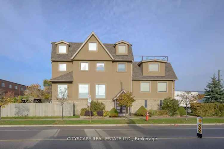 House For Sale in Mississauga, Ontario