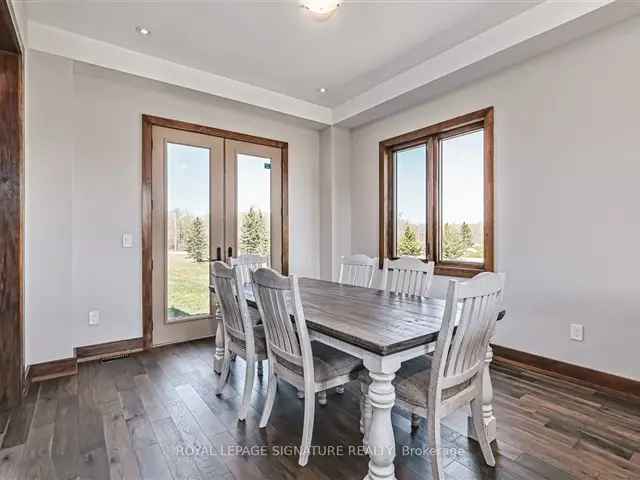 Luxury 8-Bedroom Home near Osler Bluff Ski Club