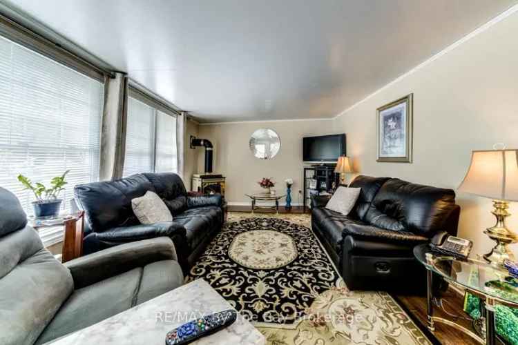 Buy House in Wasaga Countrylife Resort with Pond View