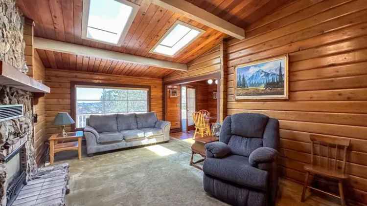 Spacious 4-Bed Family Home with Mountain & River Views