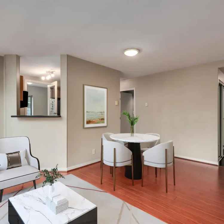 1 BR + Solarium Apartment for Sale in The Lions Building