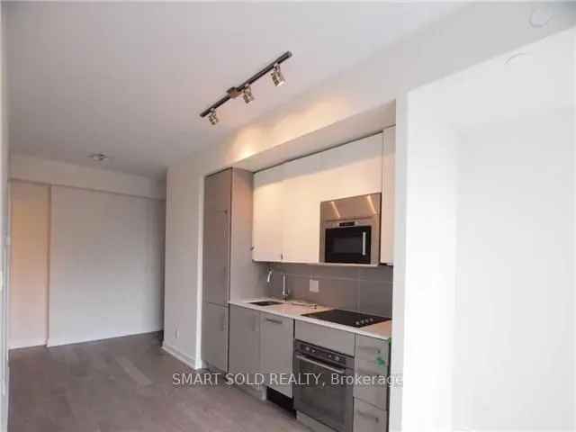 Spacious 1-Bedroom Unit near Wellesley Subway Station