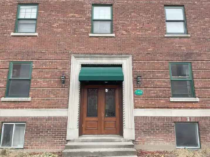 Westmount 4 1 2 Apartment - July 1st 2025