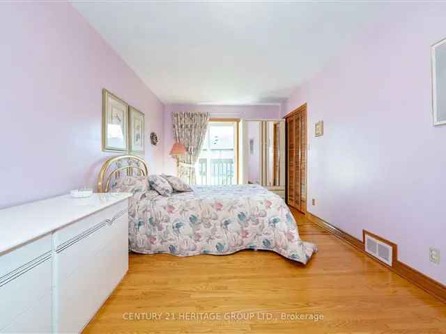 House For Sale in Toronto, Ontario