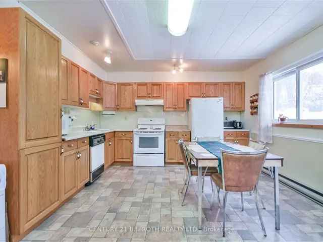 Charming Bungalow with Creekside Views - 3 Bedrooms, Private Lot