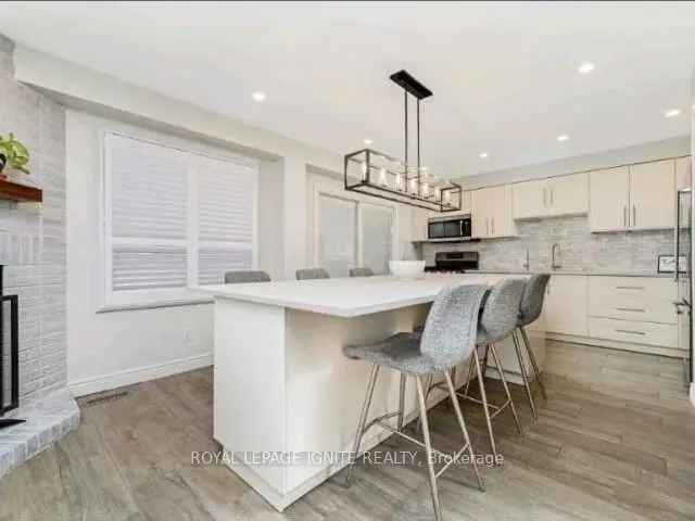 Modern 3 Bed 3 Bath Detached Home in Georgetown South For Rent