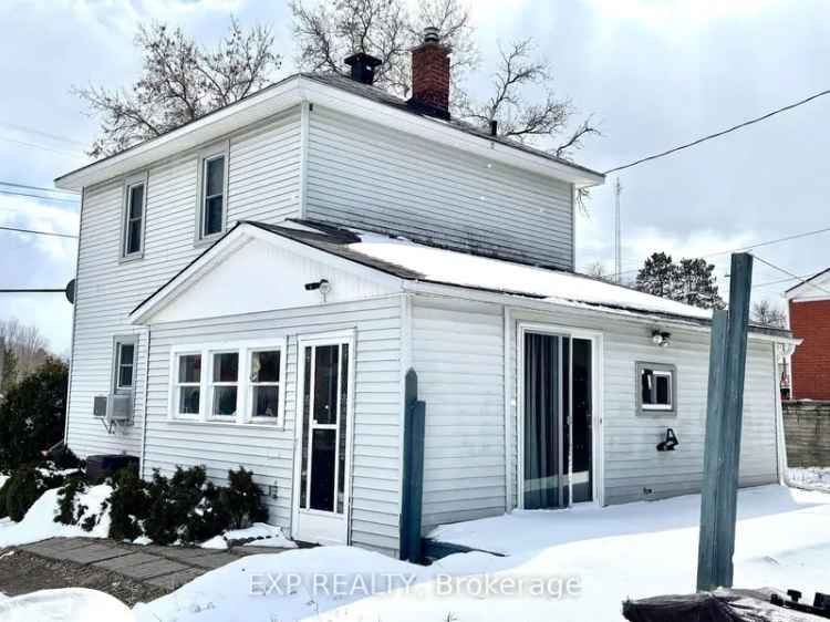 3 Bedroom 2 Bathroom 2-Storey Home Near Amenities