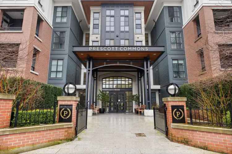 Condo For Sale in Surrey, British Columbia