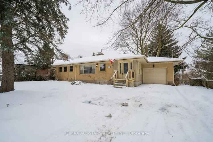 78x98ft Lot  2+2 Bedroom Bungalow in Stouffville