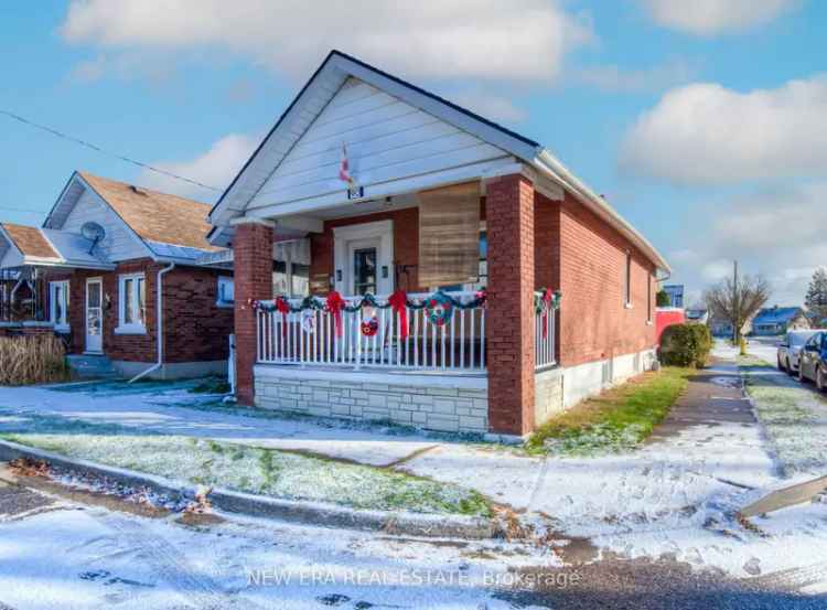 House For Sale in Brantford, Ontario