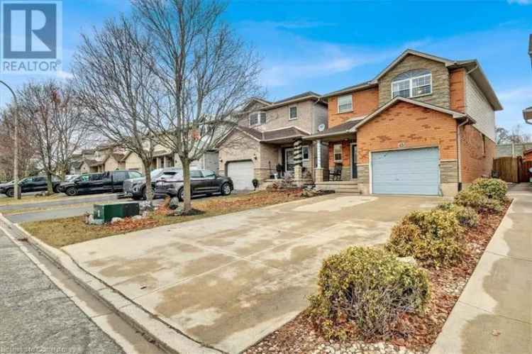 3 Bed 4 Bath Home in Maple Lane Annex Ancaster