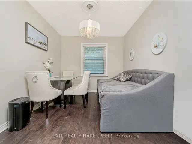 House For Sale in Brampton, Ontario