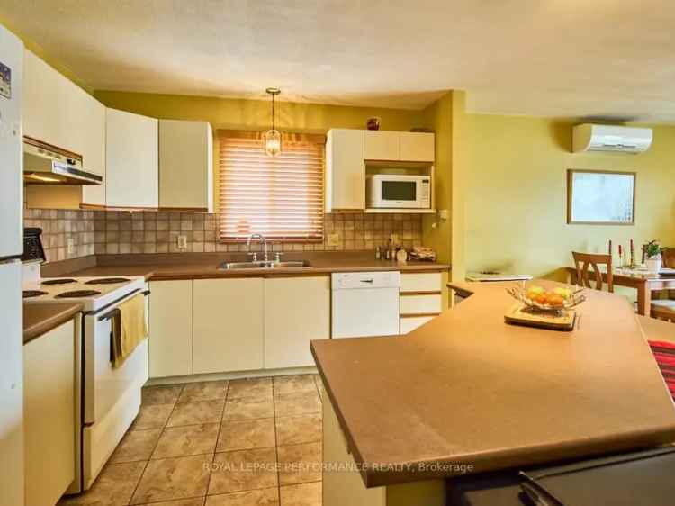 Semi Detached House Near Hospital and Amenities