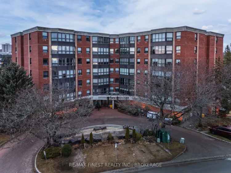 Condo For Sale in Newmarket, Ontario