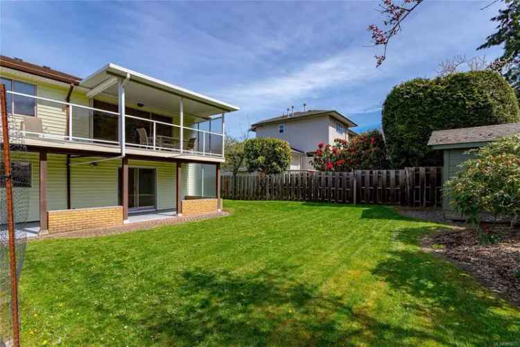 Family Home in Sought-After Neighborhood