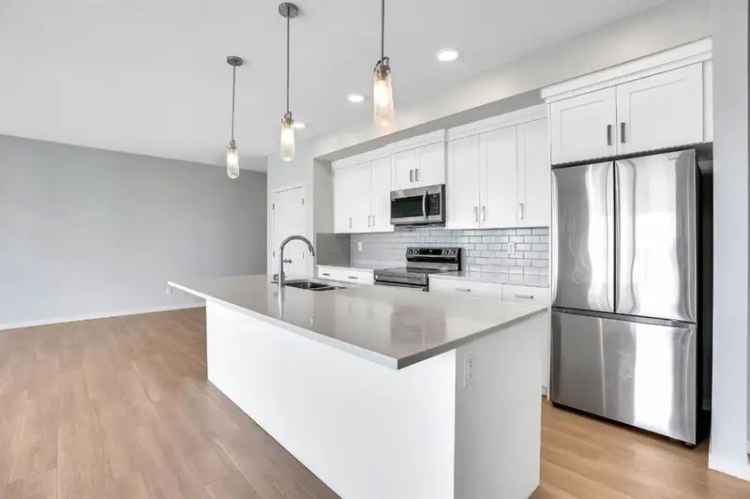 Seton Condo 2 Bed 2 Bath 1153 sq ft Top Floor