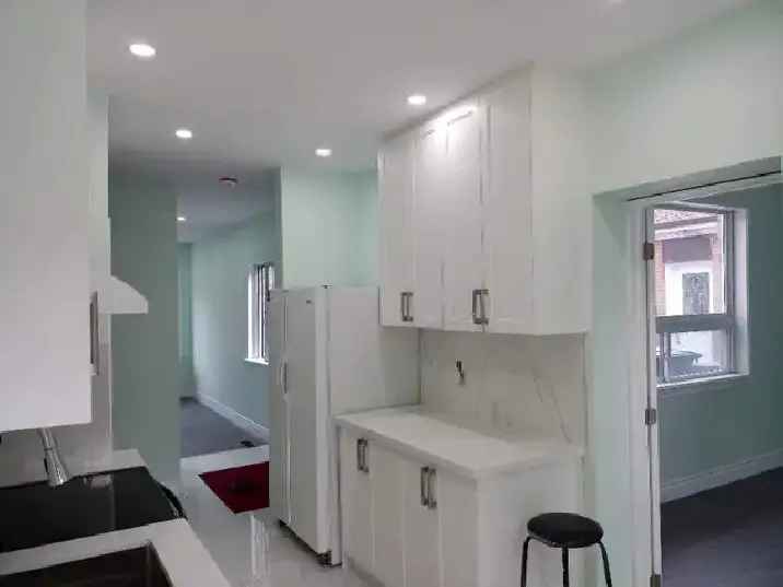 4 Bedroom 2 washroom Main Floor Rent-Scarborough-close to TTC