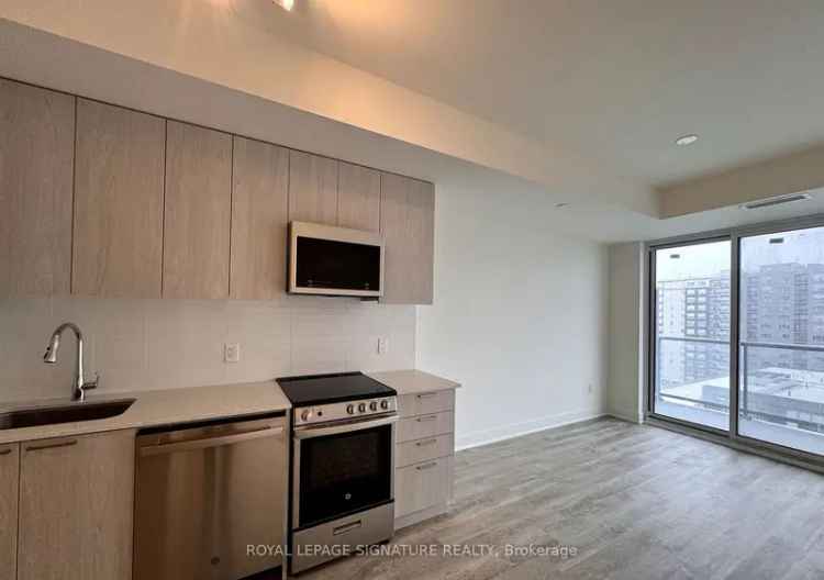 1 1.5 Bath Newmarket Condo Steps To Transit Shopping Schools