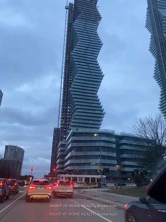 Rent Spacious Condo in Mississauga with 2 Bedrooms and Den