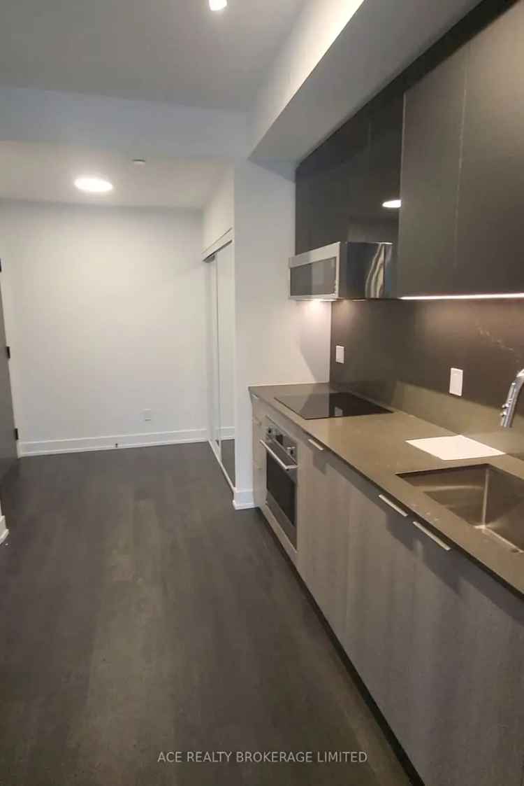 Sun Filled 1 Bedroom Condo Near Downtown Toronto