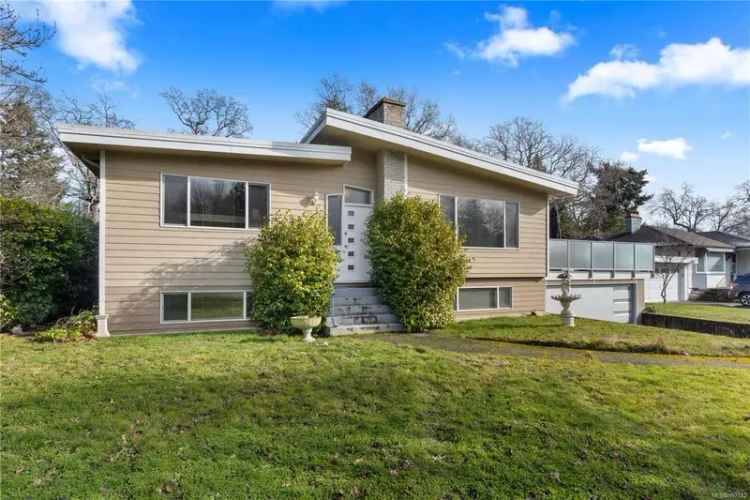 Updated 2 Level Home 3 Bed 2 Bath in Oak Bay Near UVIC