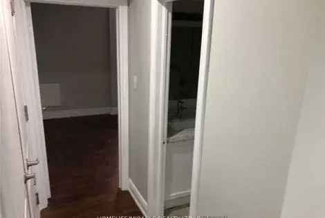 1 room house of 263 m² in Toronto