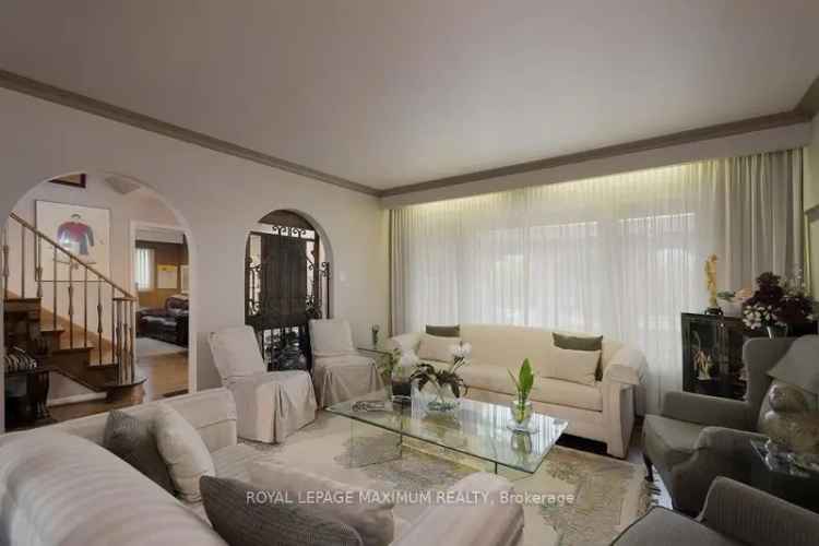 Spacious 4-Bedroom Family Home Near Finch Subway