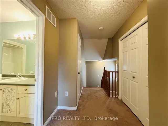 Stoney Creek Townhome 3 Beds 4 Baths Updated Kitchen Finished Basement