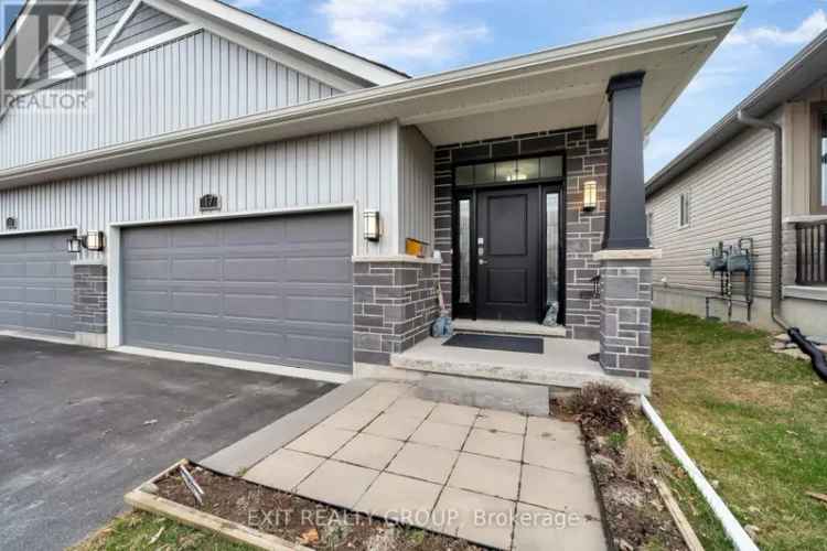 2 Bedroom Townhouse with Hot Tub and Finished Basement Near Bayside High School