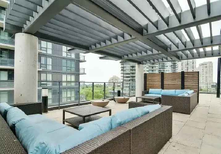 1 Bedroom Apartment with Parking and Locker Near Lake Ontario
