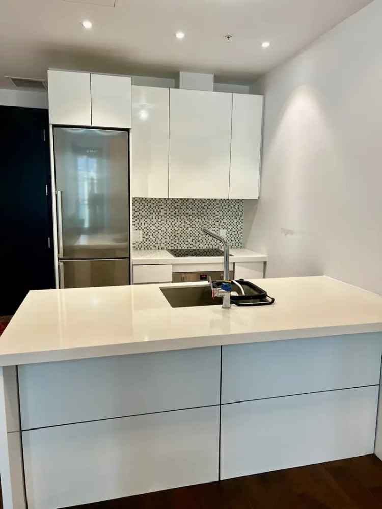 Downtown Montreal 1BR+Den Condo - Luxury Amenities