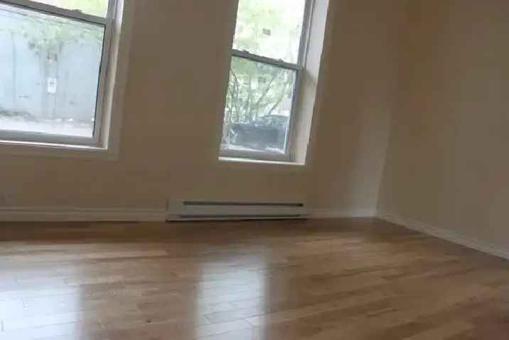 Renovated 3-Bedroom Condo Near Frontenac Metro