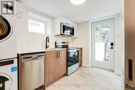 1 room house of 308 m² in Toronto