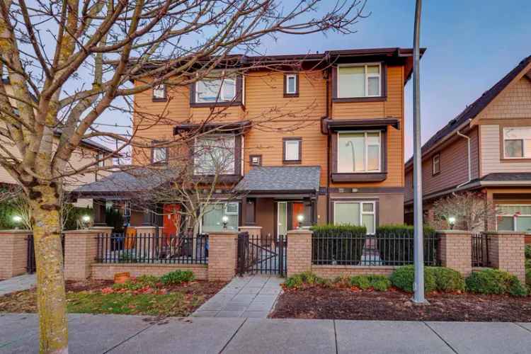 A $1,049,900.00 Townhouse with 3 bedrooms in Delta Manor, Ladner