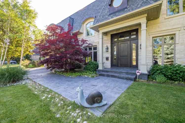 House For Sale in Oakville, Ontario