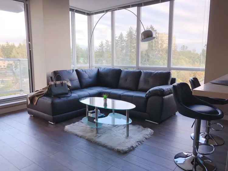 Condo For Sale in Surrey, British Columbia